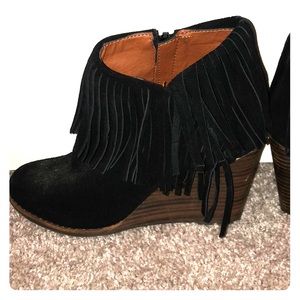 Fringe detail wedge booties